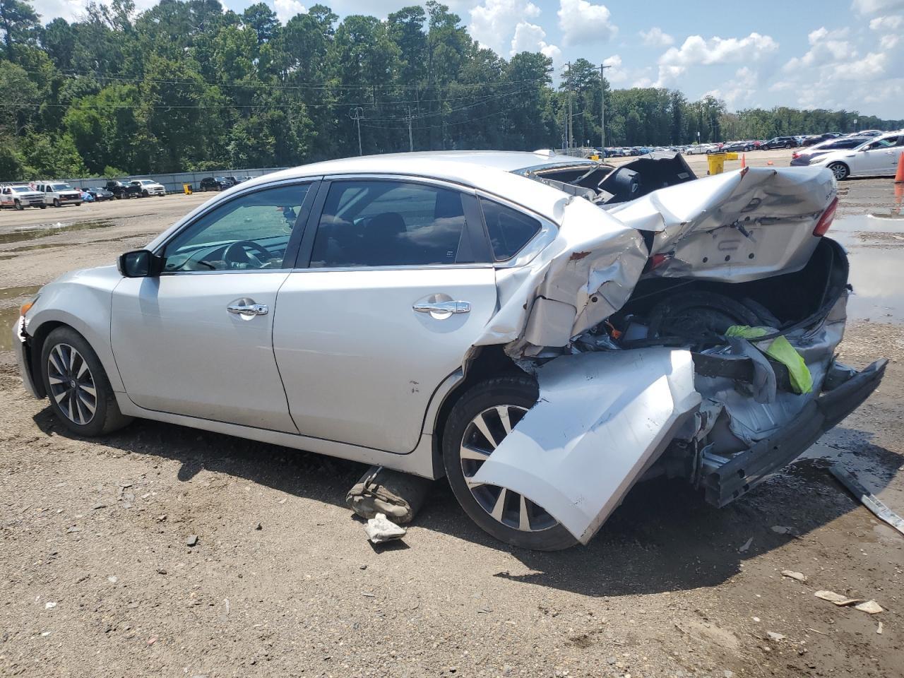 2017 Nissan Altima 2.5 - Фото 2
