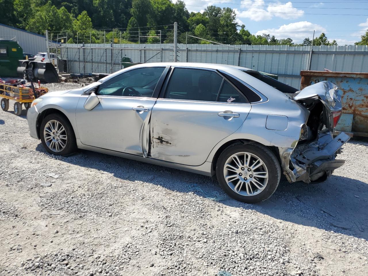 2015 Toyota Camry Le - Image 2