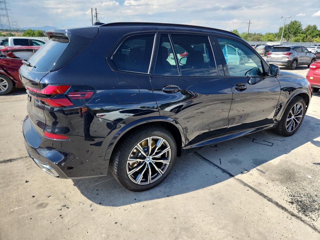 2025 BMW X5 xDrive50E - Фото 3