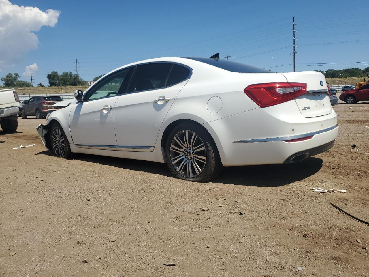 2015 Kia Cadenza Premium - Image 2