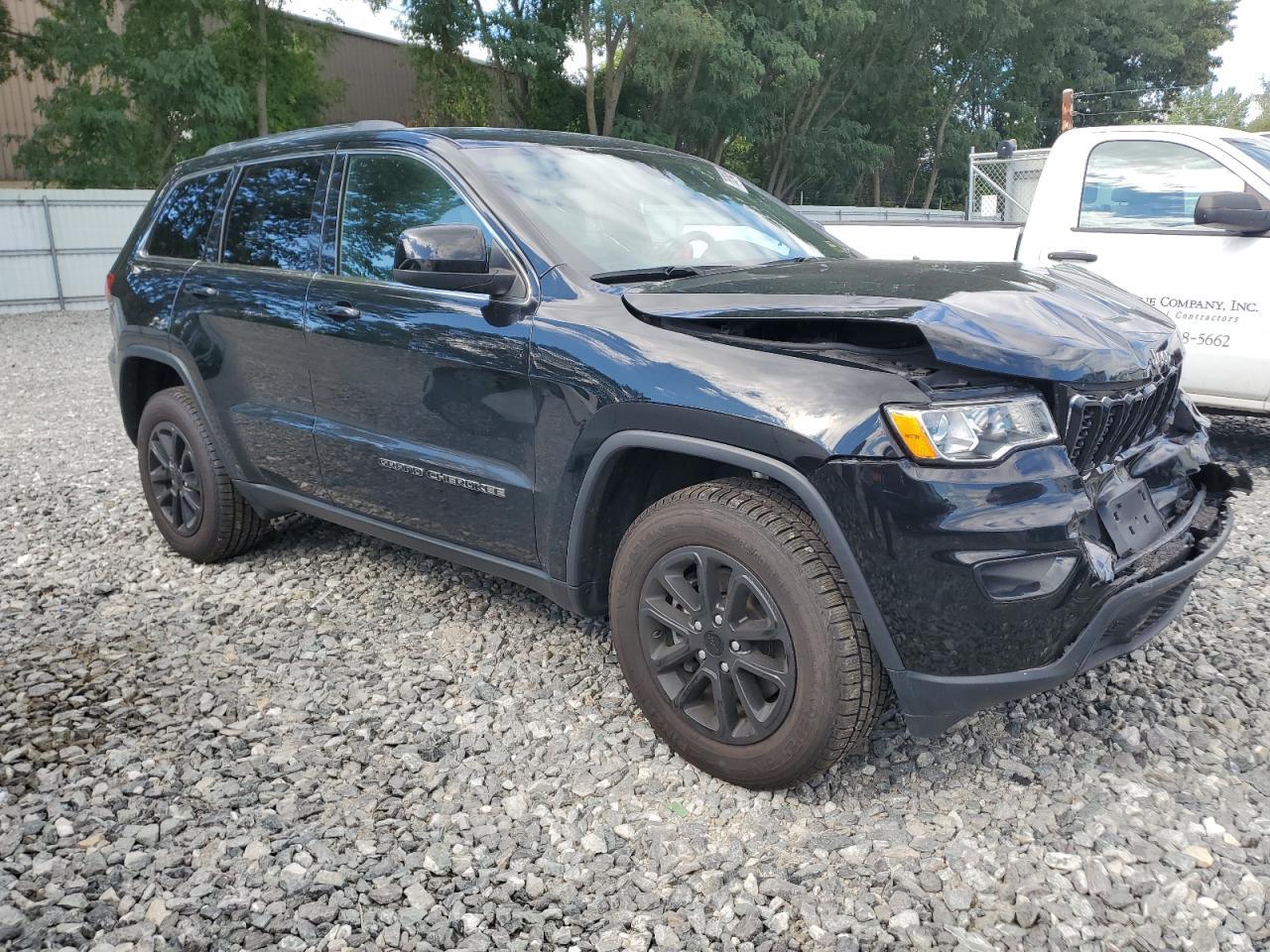 2021 Jeep Grand Cherokee Laredo - Image 4