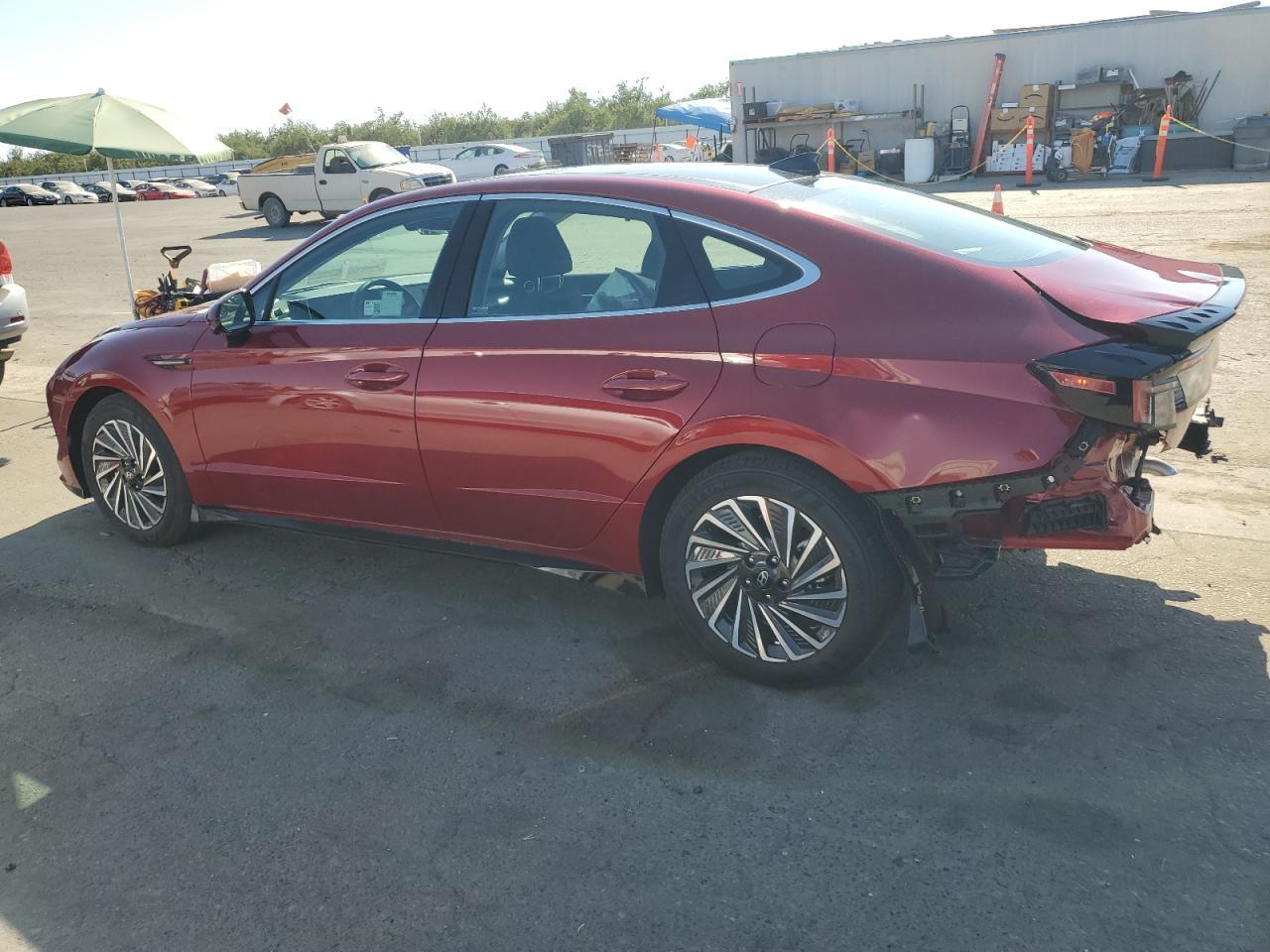 2025 Hyundai Sonata Hybrid - Image 2