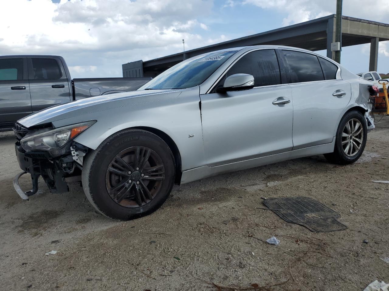 2015 Infiniti Q50 Base