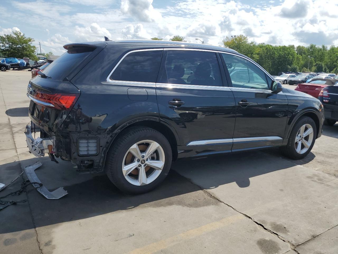 2023 Audi Q7 Premium Plus - Image 3