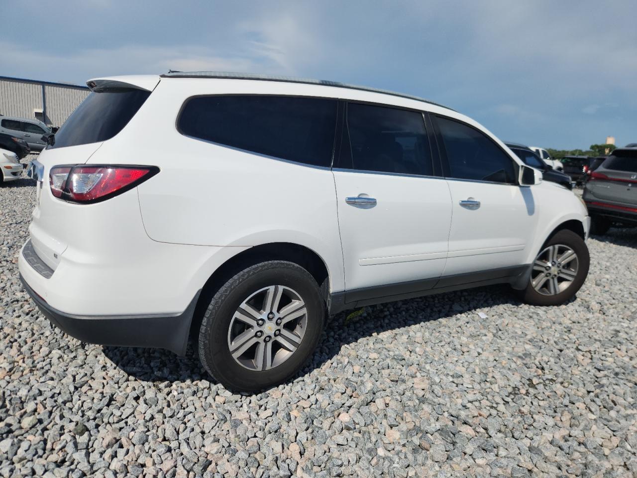 2017 Chevrolet Traverse Lt - Image 3