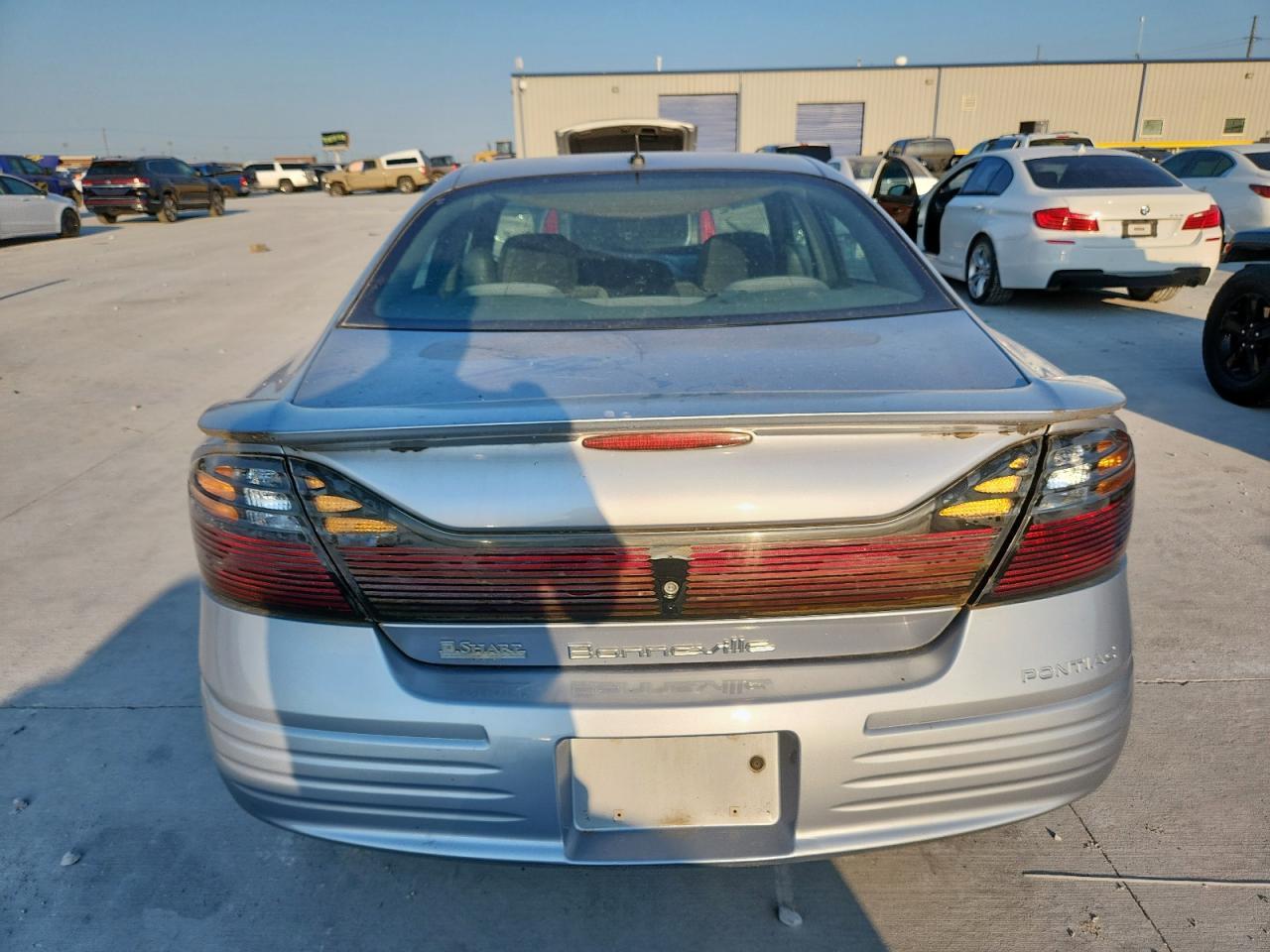 2005 Pontiac Bonneville Se - Image 6