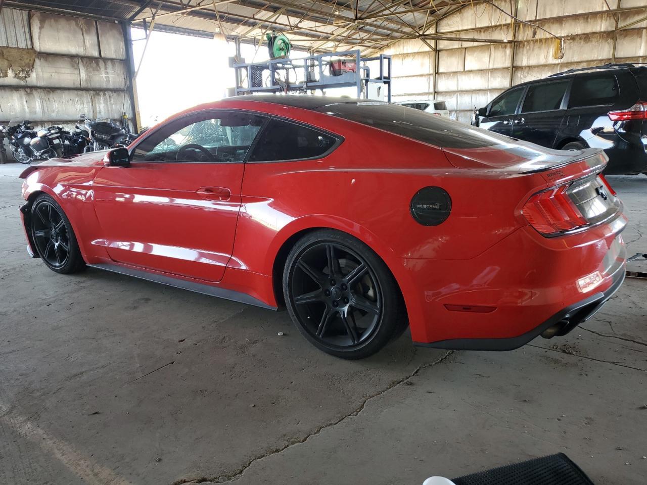2019 Ford Mustang - Фото 2