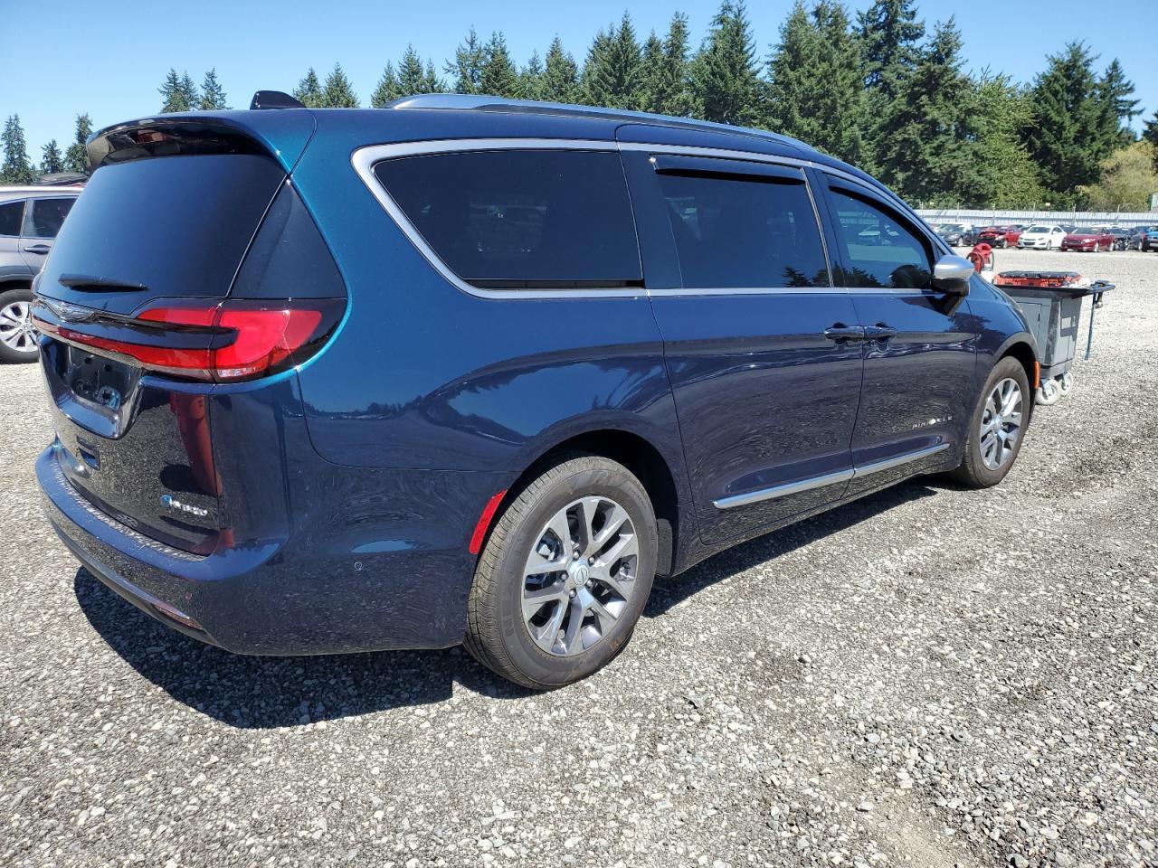 2025 Chrysler Pacifica Hybrid Pinnacle - Фото 3