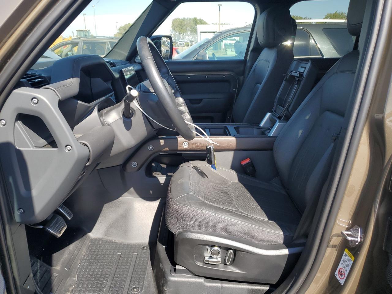 2023 Land Rover Defender 130 X - Фото 7