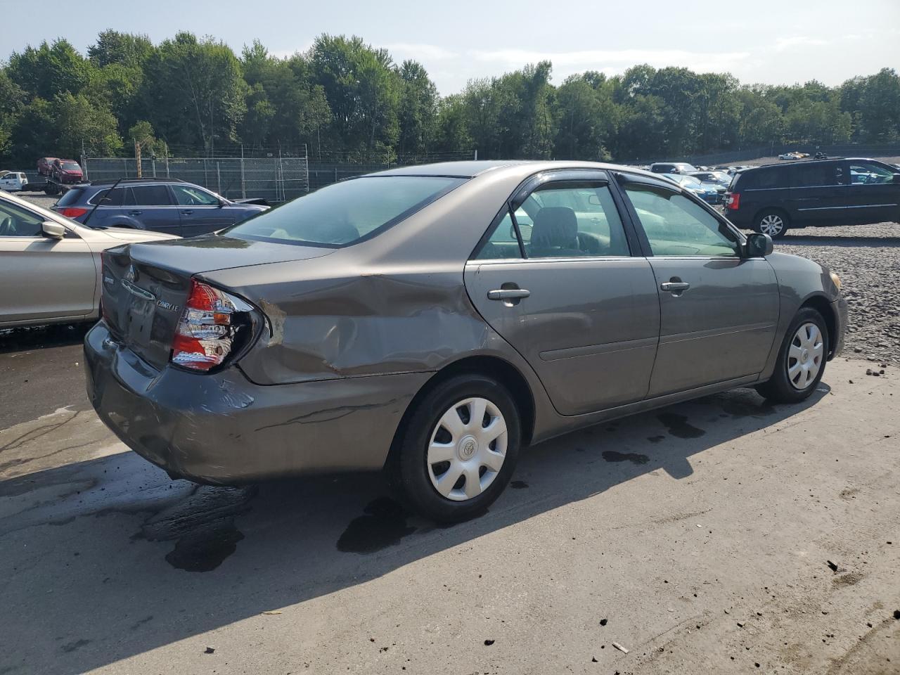 2004 Toyota Camry Le - Фото 3