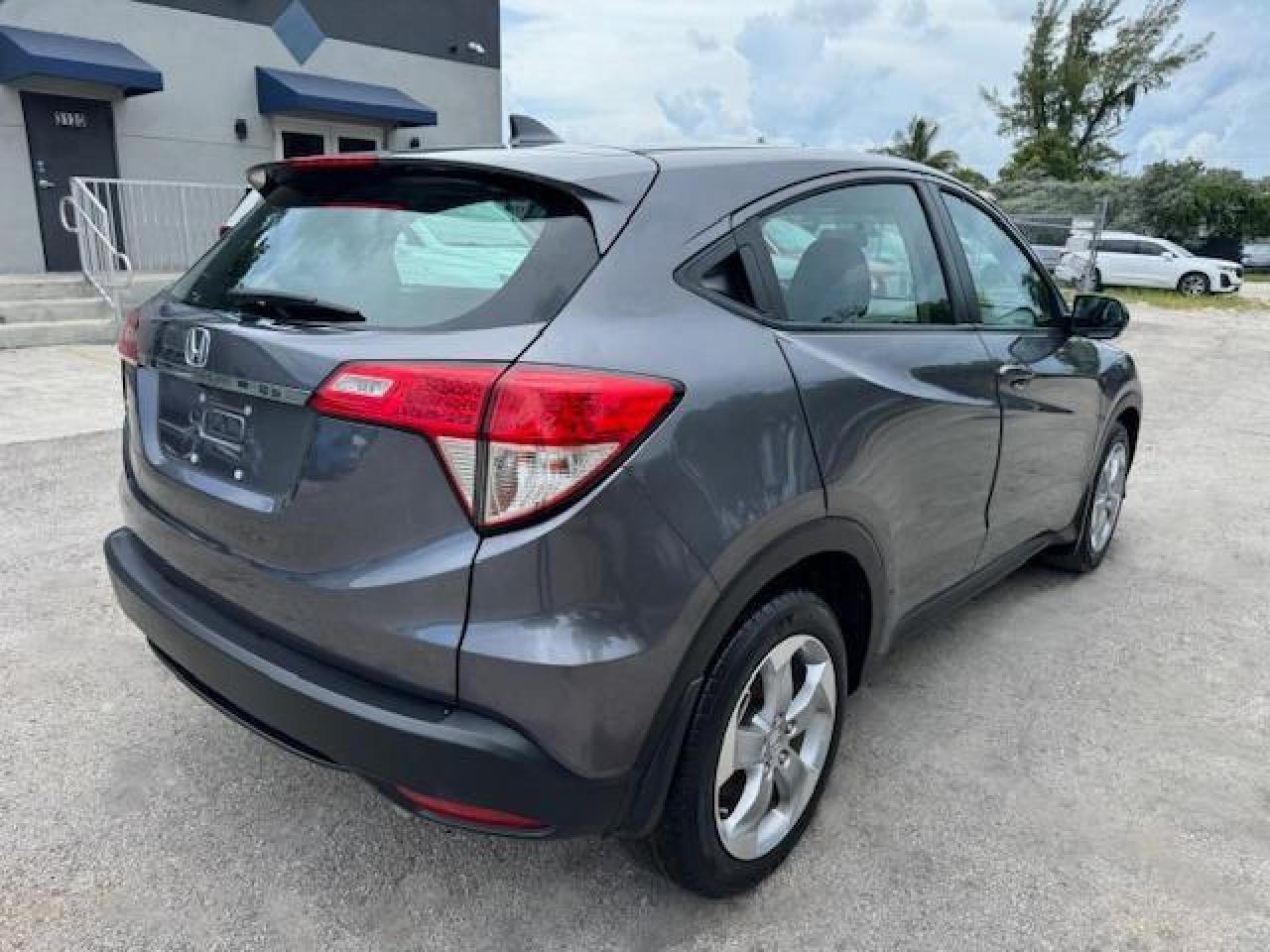 2022 Honda Hr-V Lx - Фото 3