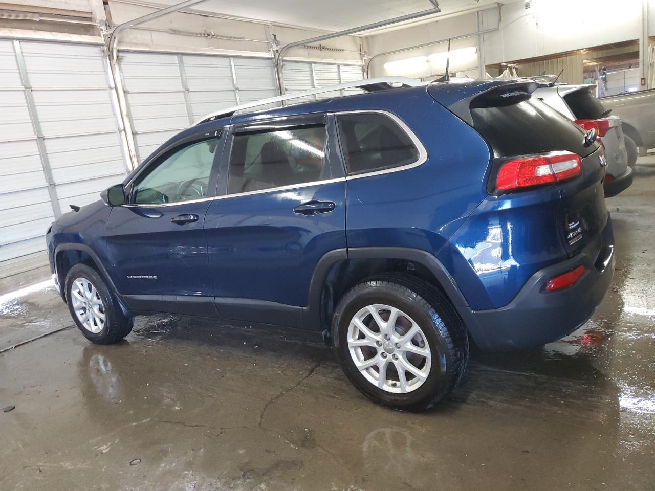 2018 Jeep Cherokee Latitude Plus - Image 2