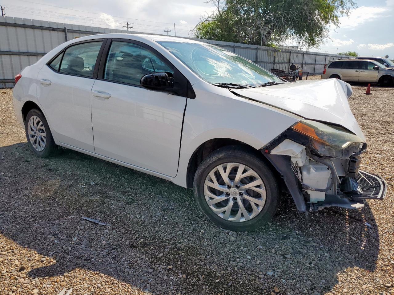 2017 Toyota Corolla L - Фото 4