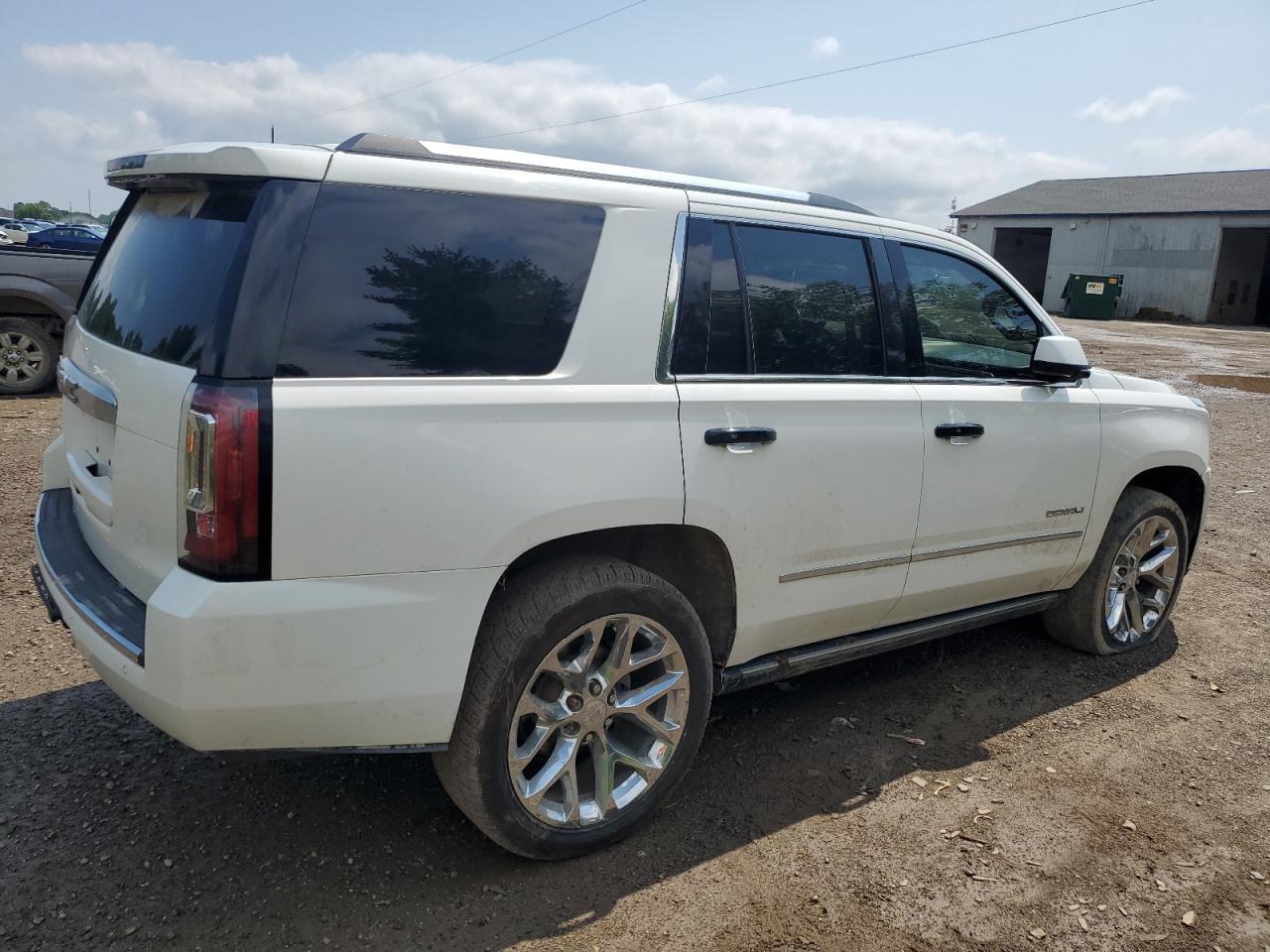 2015 GMC Yukon Denali - Image 3