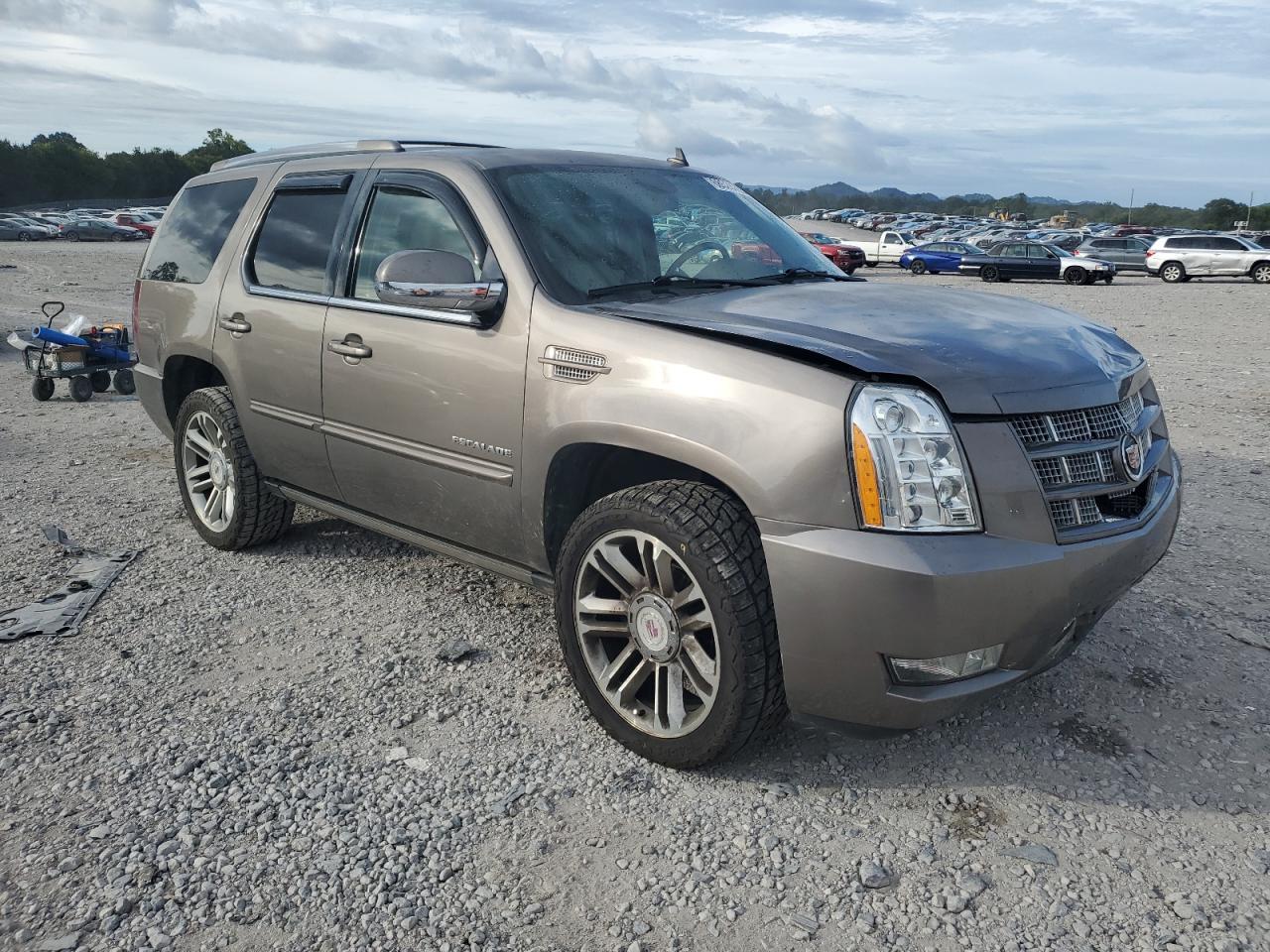 2013 Cadillac Escalade Premium - Image 4
