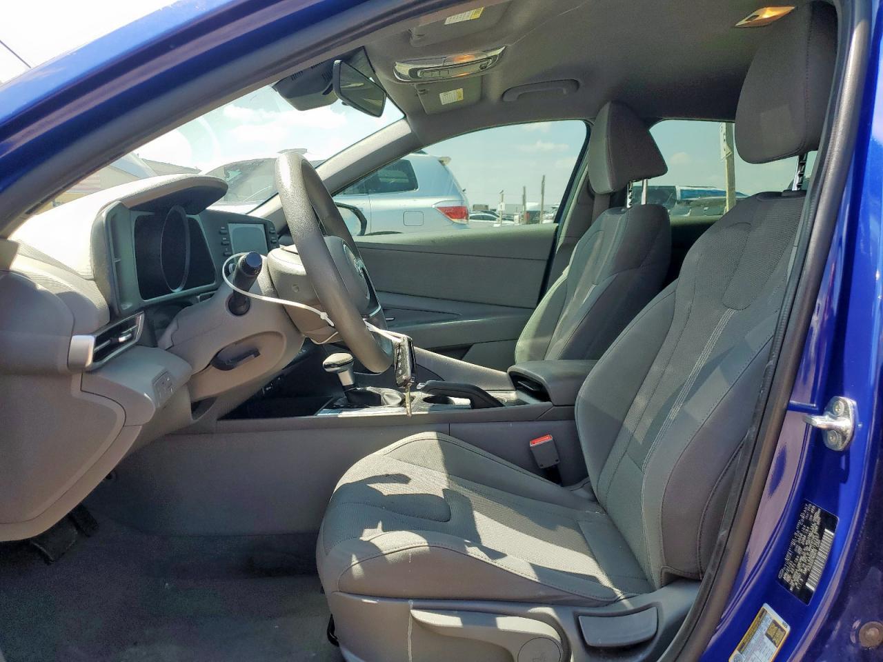 2021 Hyundai Elantra Se - Фото 7