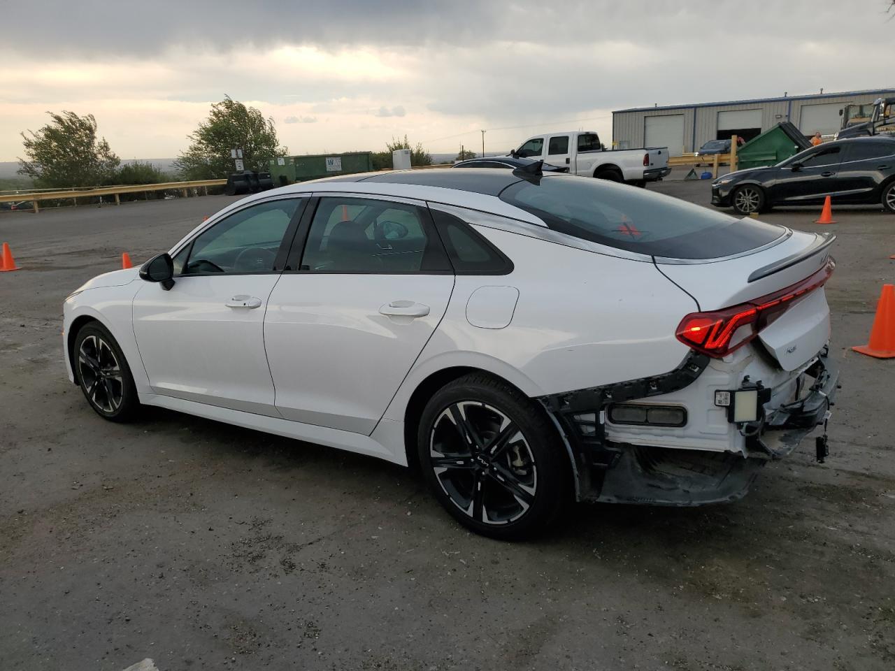 2022 Kia K5 Gt Line - Фото 2