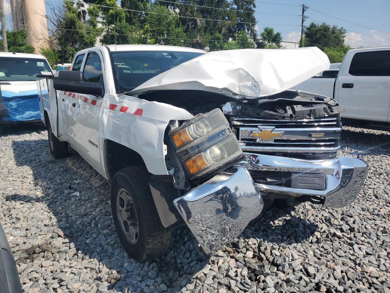 2015 Chevrolet Silverado C2500 Heavy Duty - Image 4