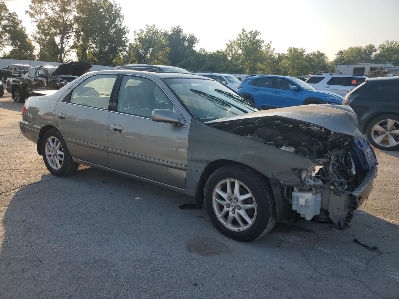 2001 Toyota Camry Le - Фото 4