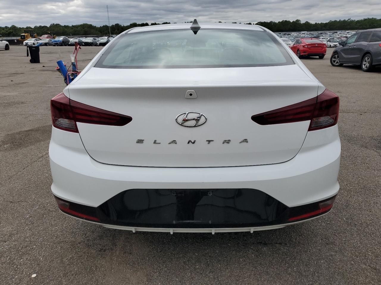 2020 Hyundai Elantra Sel Sel - Image 6