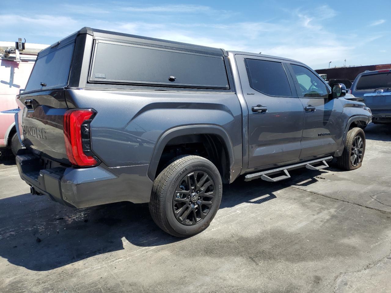 2025 Toyota Tundra Crewmax Limited - Фото 3
