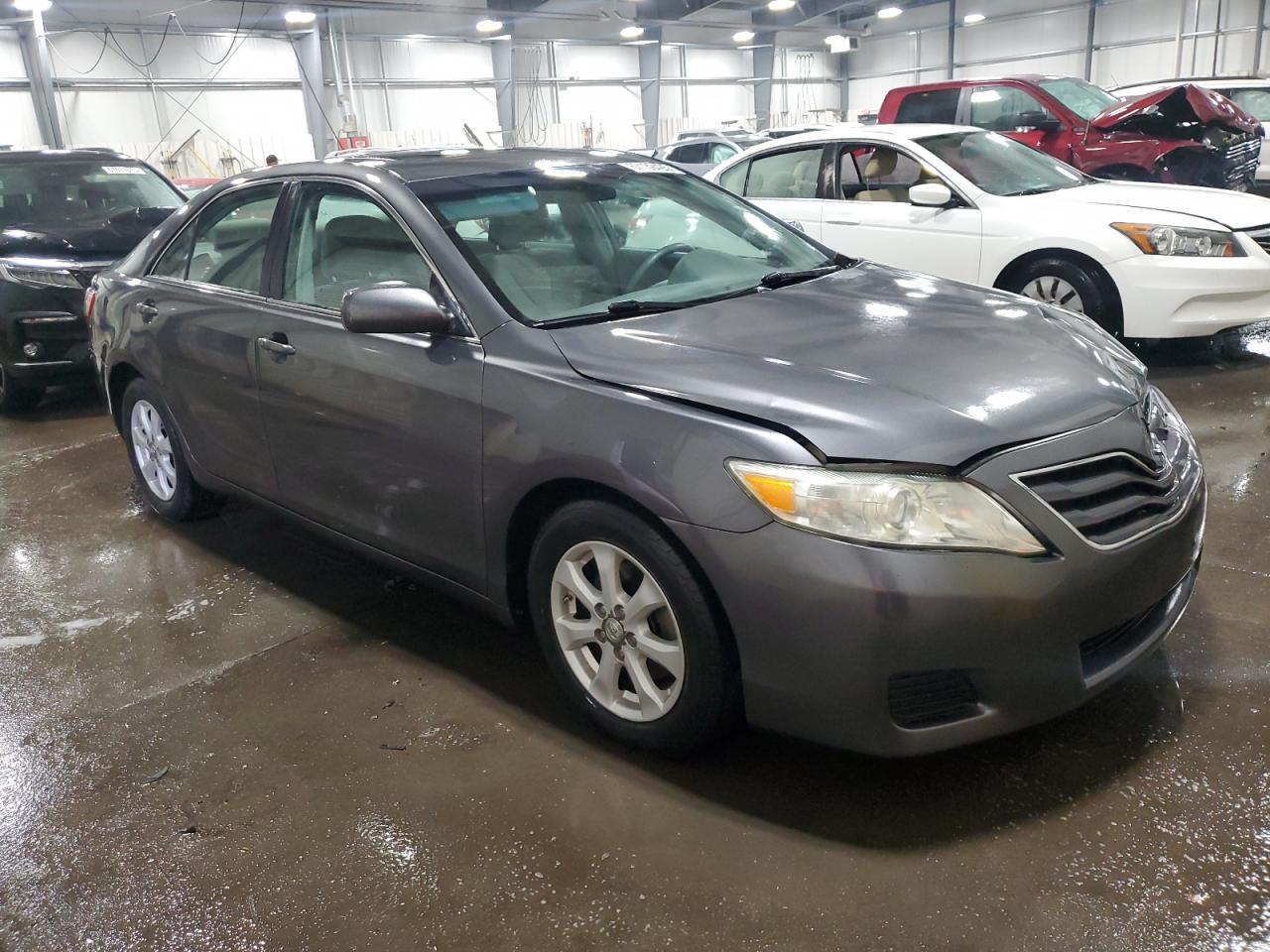 2011 Toyota Camry Base - Фото 4