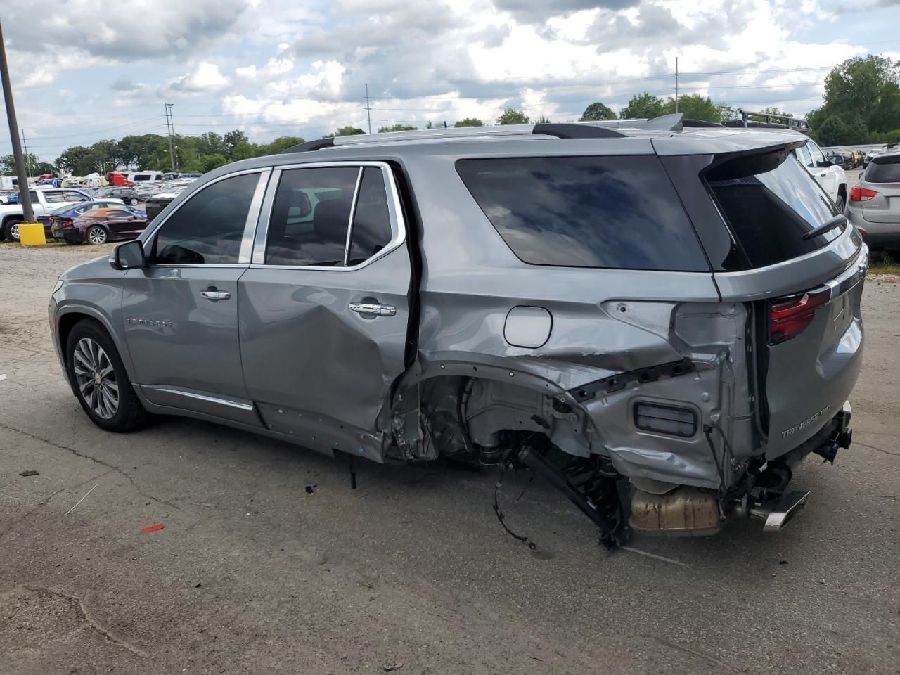 2023 Chevrolet Traverse Premier - Фото 2
