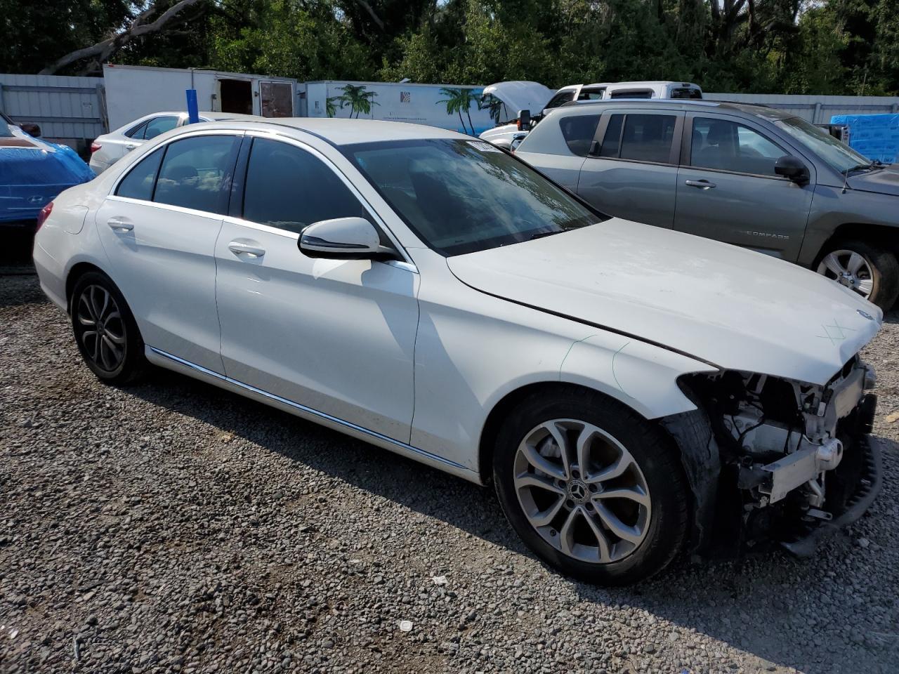 2017 Mercedes-Benz C 300 - Фото 4