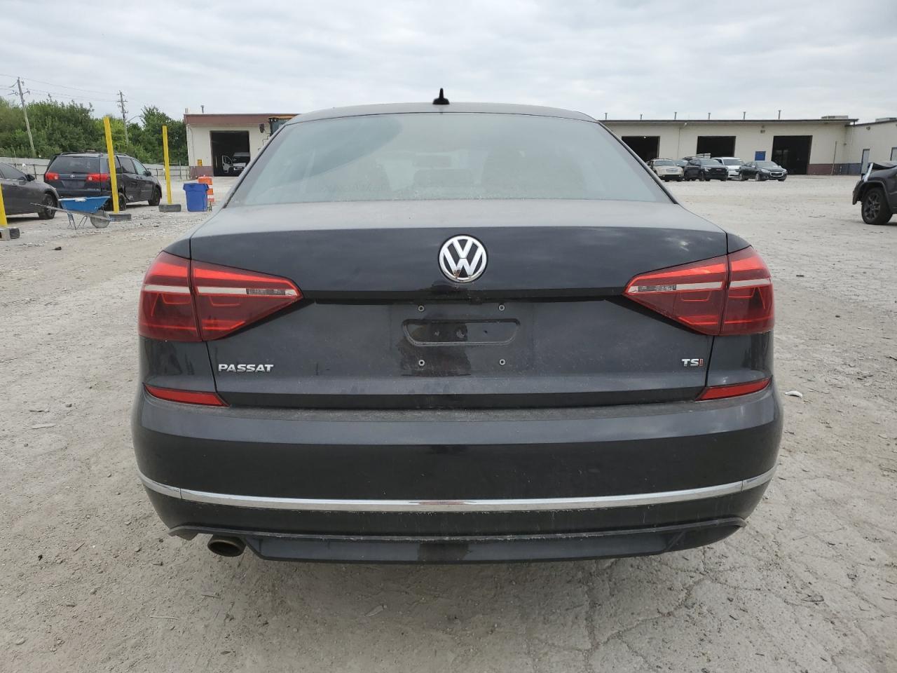 2018 Volkswagen Passat S - Фото 6