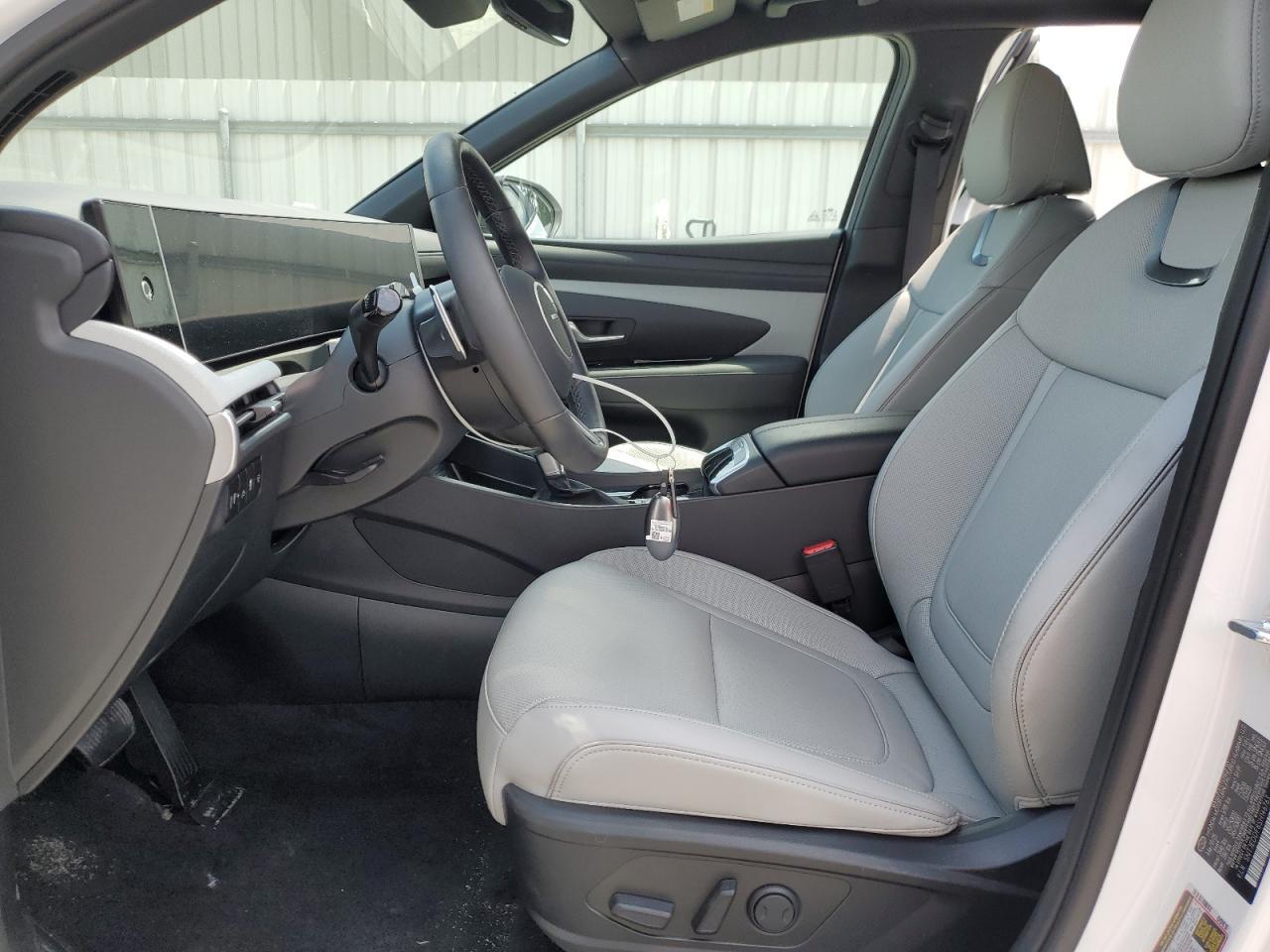 2025 Hyundai Santa Cruz Limited - Image 7