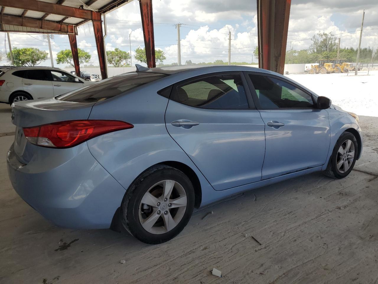 2013 Hyundai Elantra Gls - Фото 3