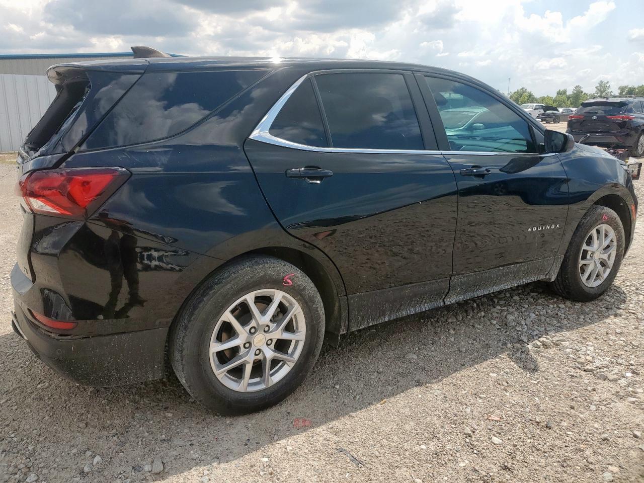 2022 Chevrolet Equinox Lt - Image 3