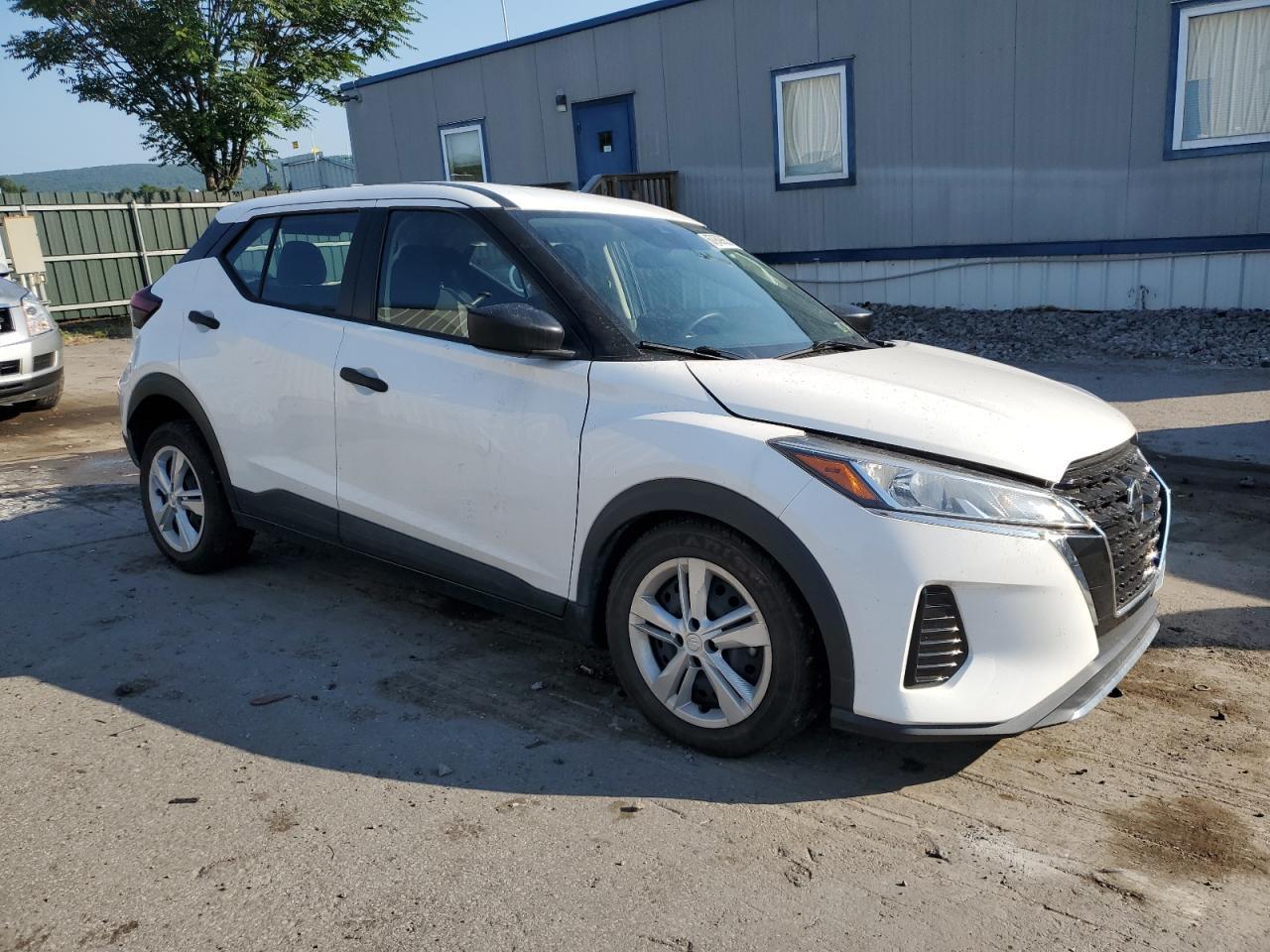 2021 Nissan Kicks S - Image 4