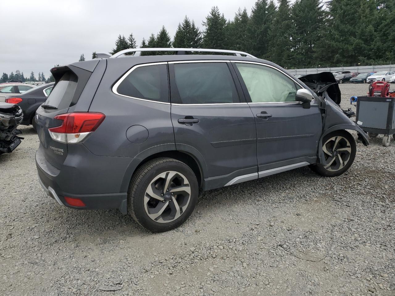 2022 Subaru Forester Touring - Image 3