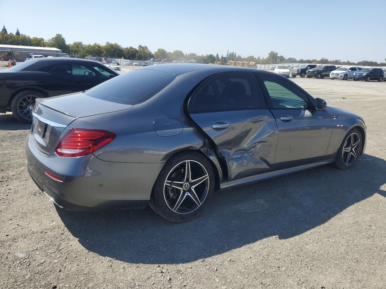 2018 Mercedes-Benz E 300 - Фото 3