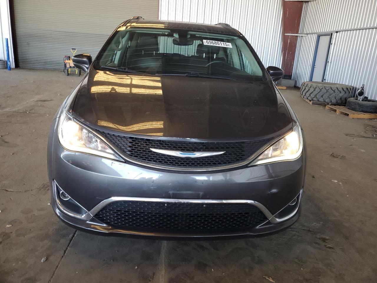 2018 Chrysler Pacifica Touring L - Фото 5