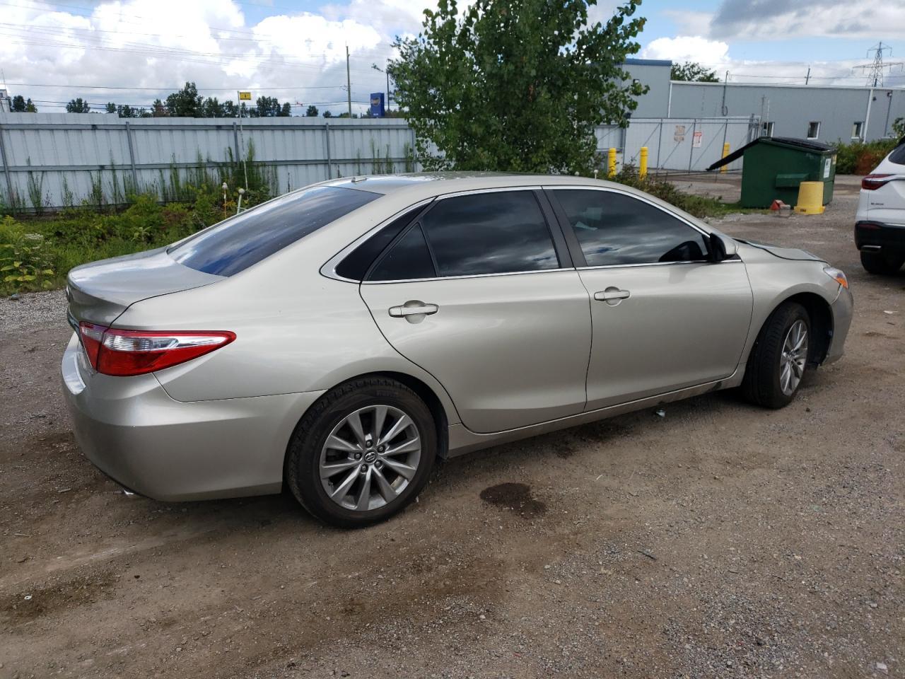 2017 Toyota Camry Le - Фото 3