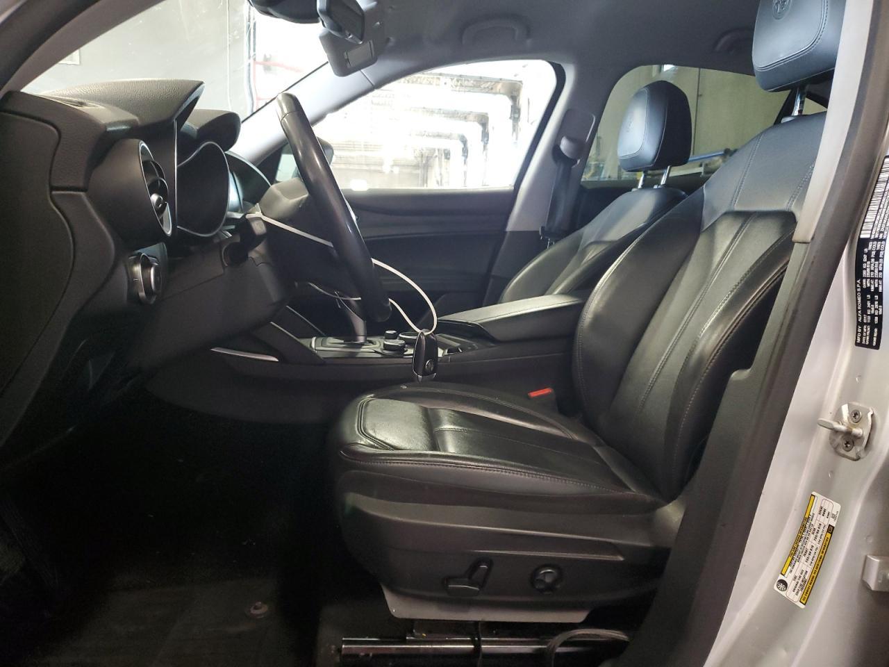 2018 Alfa Romeo Stelvio - Image 7