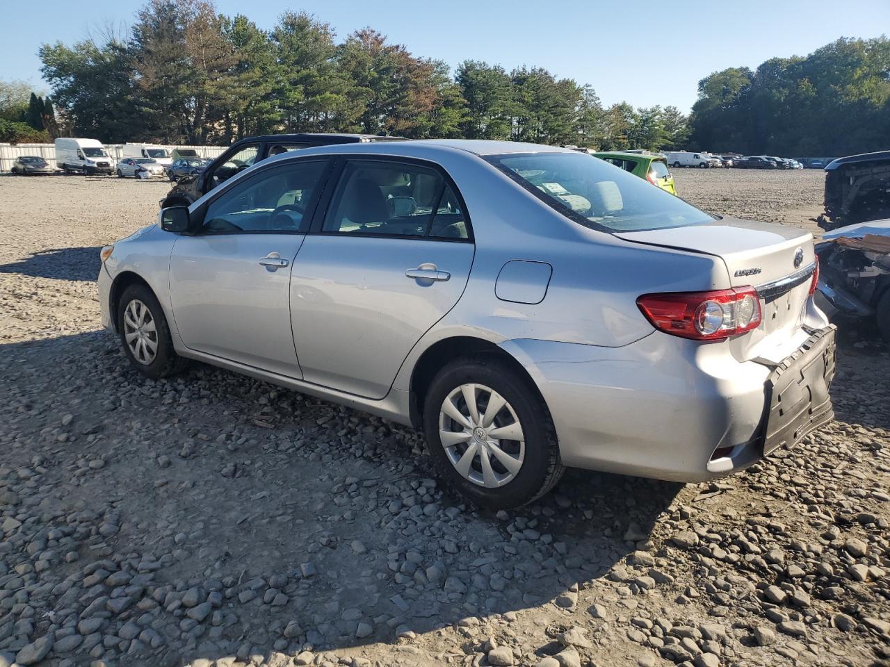 2011 Toyota Corolla Base - Фото 2