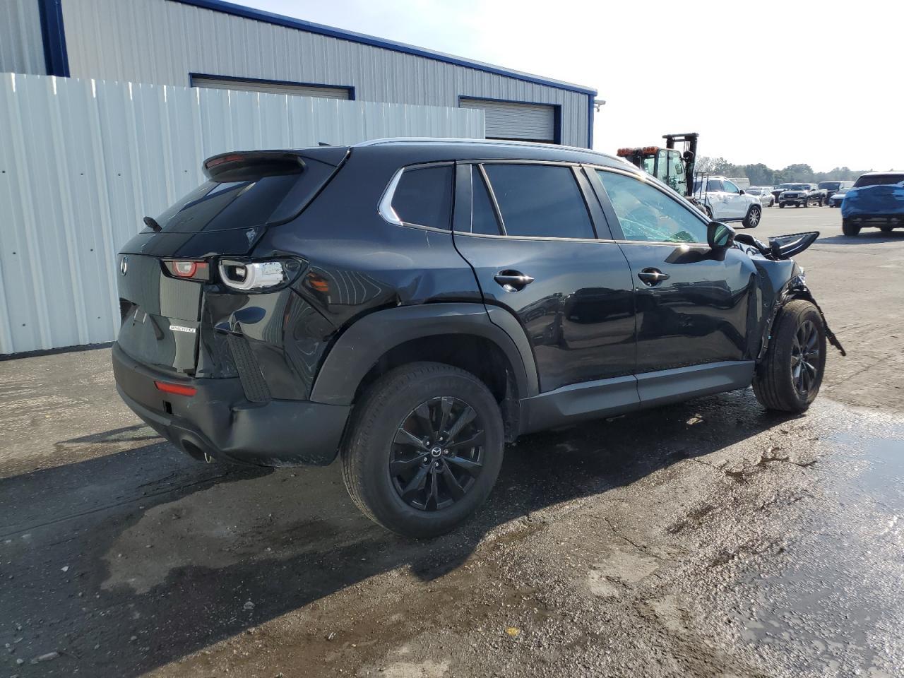 2025 Mazda Cx-50 Premium - Image 3