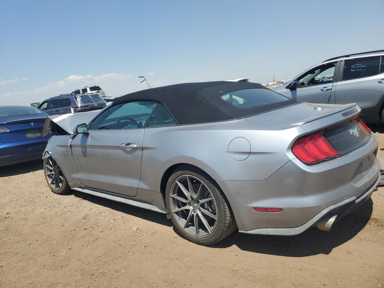 2023 Ford Mustang - Фото 2