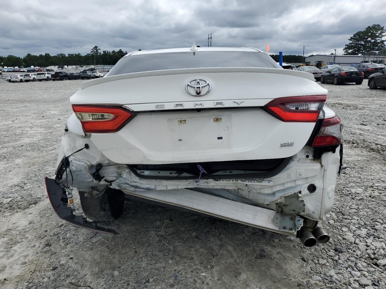 2021 Toyota Camry Se - Фото 6