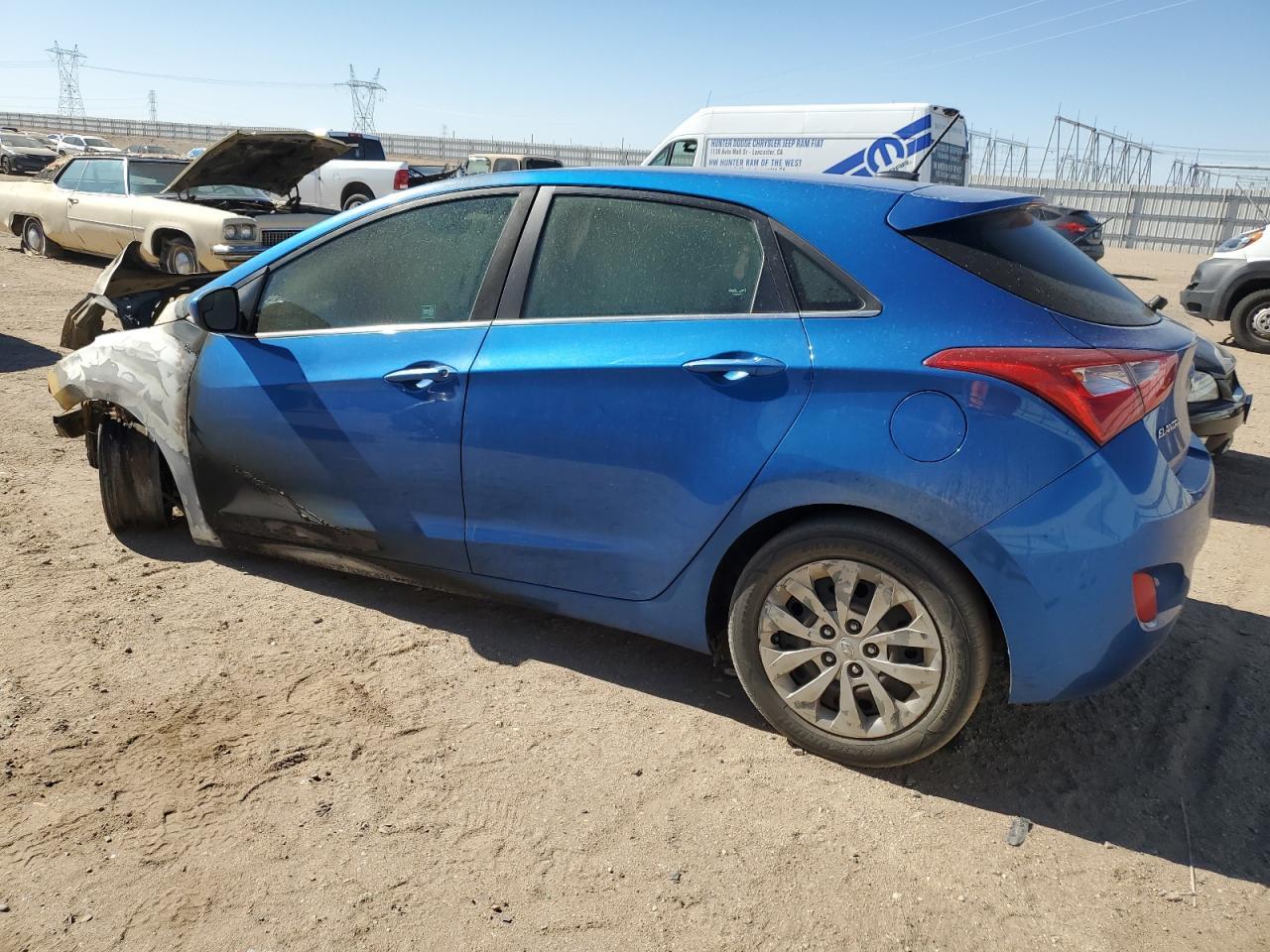 2017 Hyundai Elantra Gt - Image 2