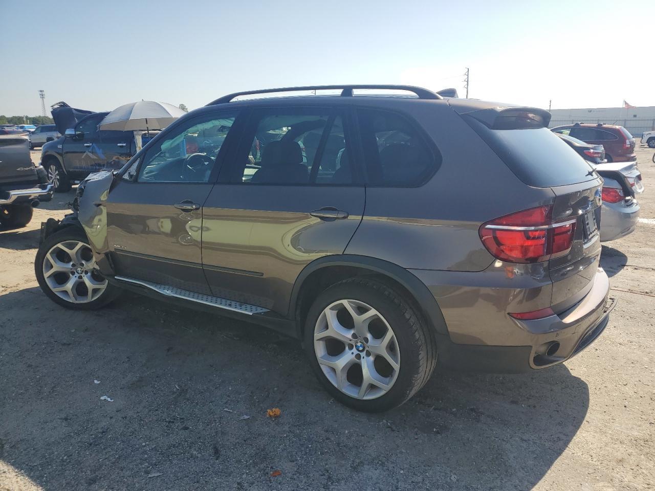 2013 BMW X5 xDrive35I - Фото 2