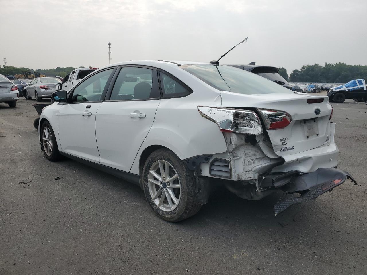 2016 Ford Focus Se - Image 2