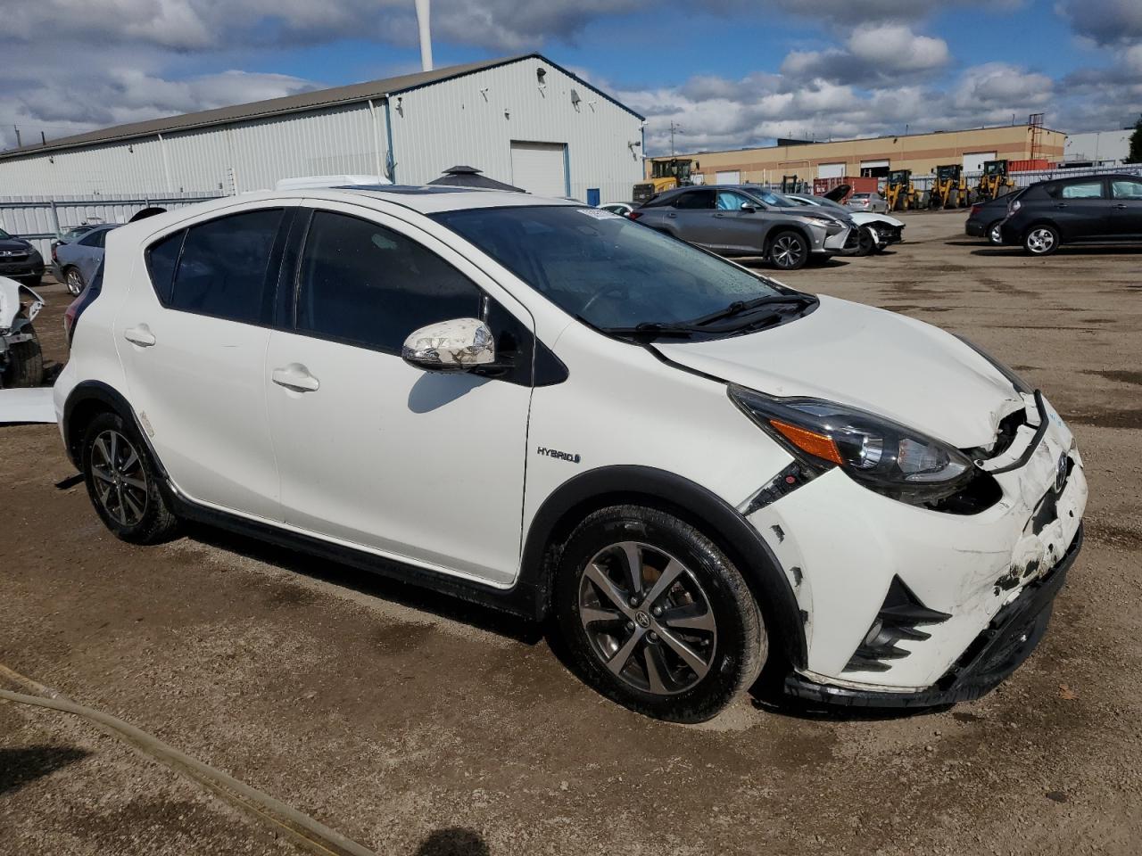2018 Toyota Prius C - Фото 4