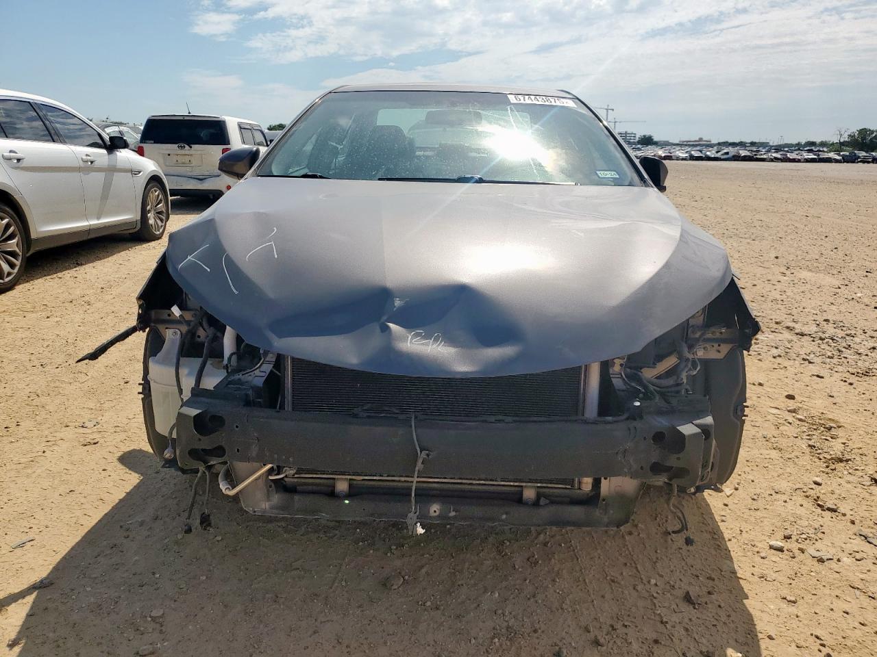 2015 Toyota Camry Le - Image 5