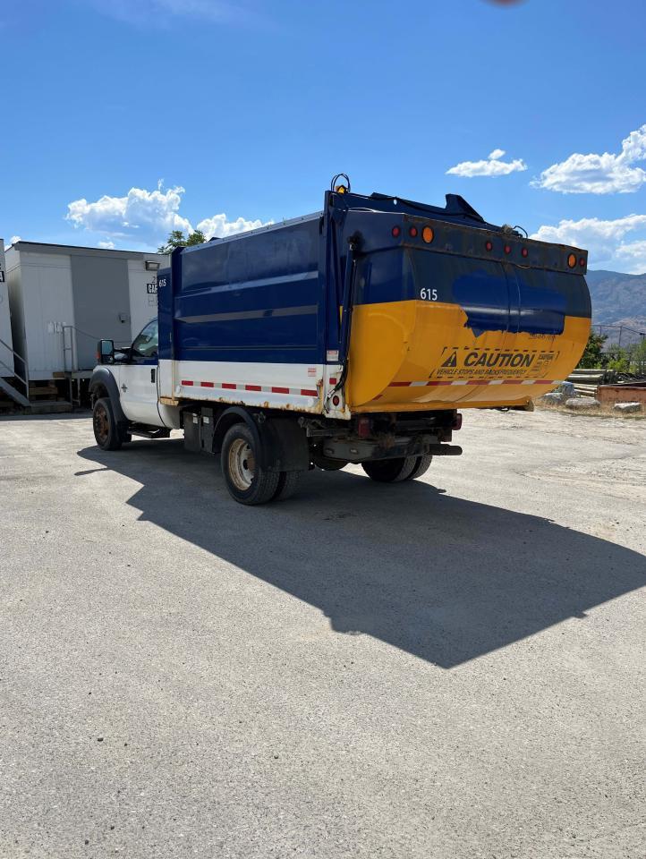 2011 Ford F550 Super Duty - Image 4