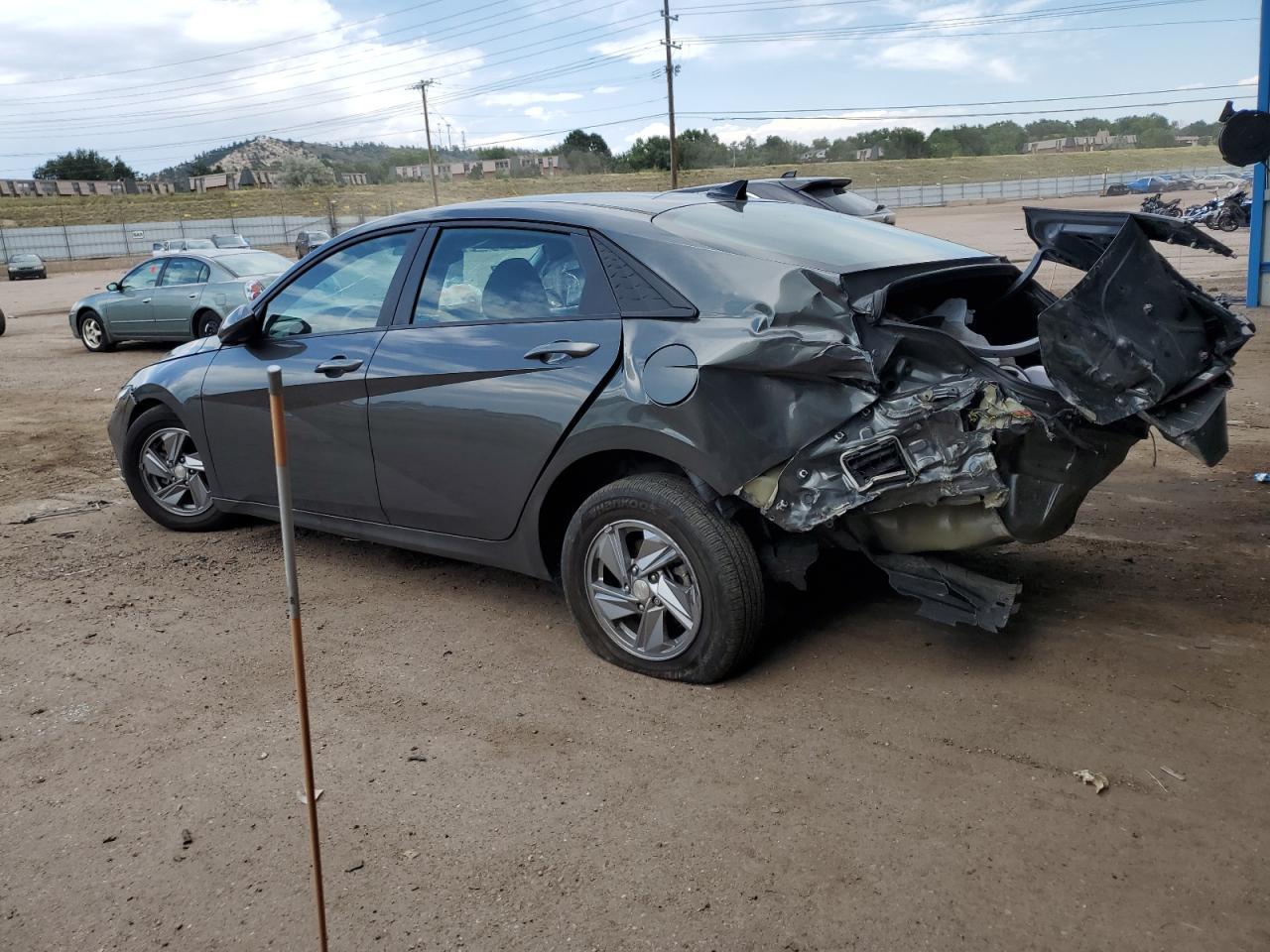 2024 Hyundai Elantra Se - Image 2