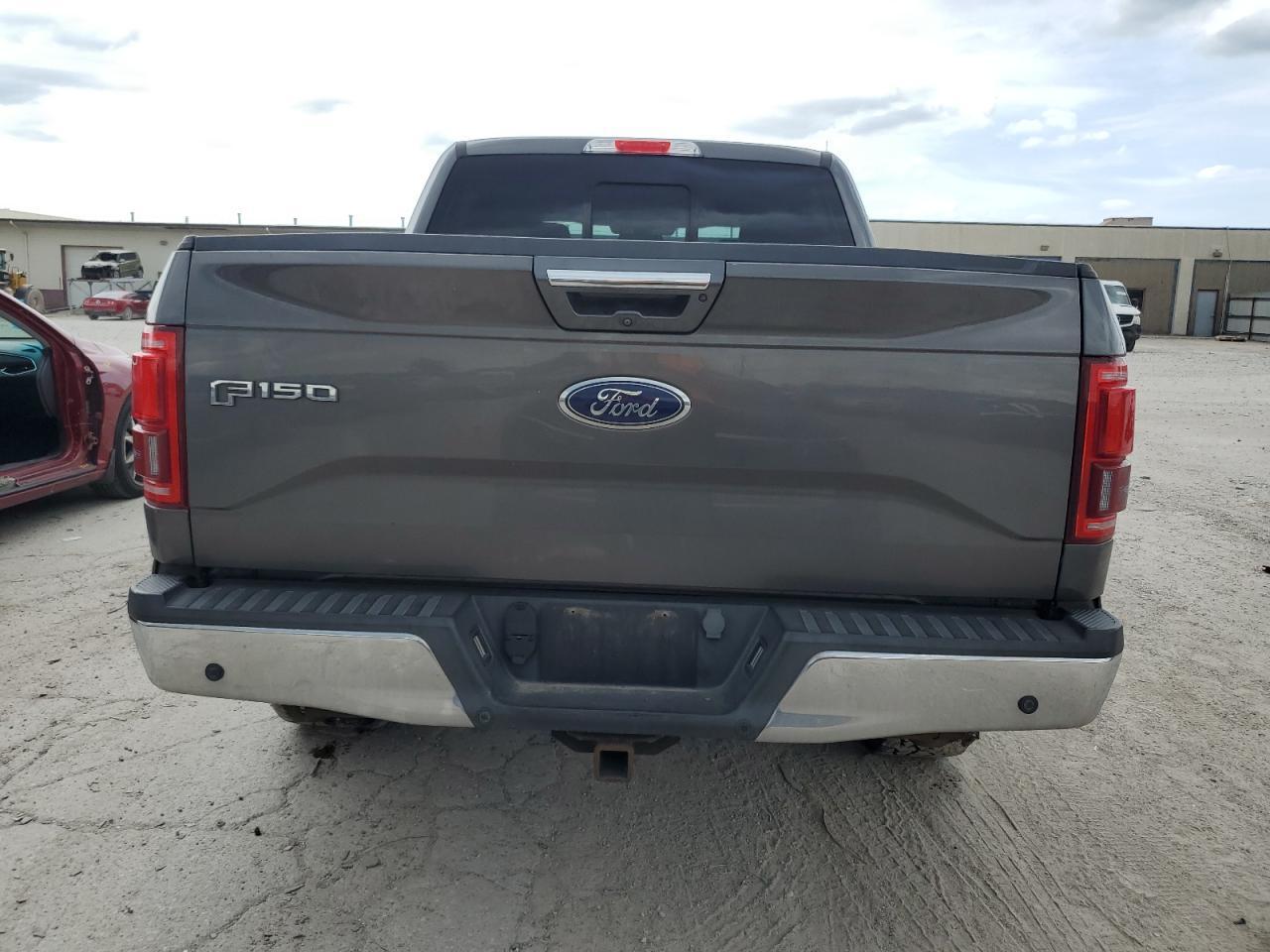 2015 Ford F150 Supercrew - Image 6